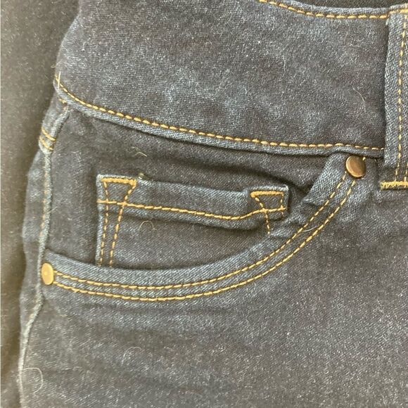 D. Jeans super stretchy almost jeggings w/ zip fly and hardwear like Jeans - Picture 6 of 8